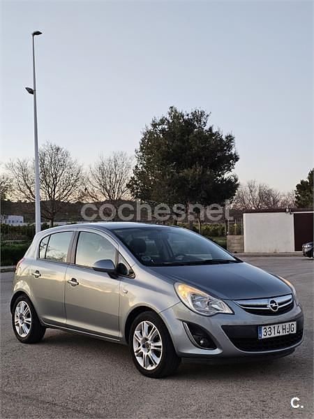 Usado Opel Corsa Selective 75 CV (55 kW) 2012 Gris / plata Utilitario