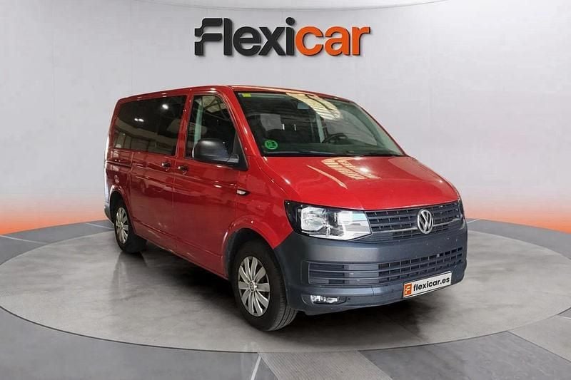 Rojo Usado 2018 VW Caravelle Trendline Monovolumen | 28.390 € (Precio justo) - Imagen 1/4
