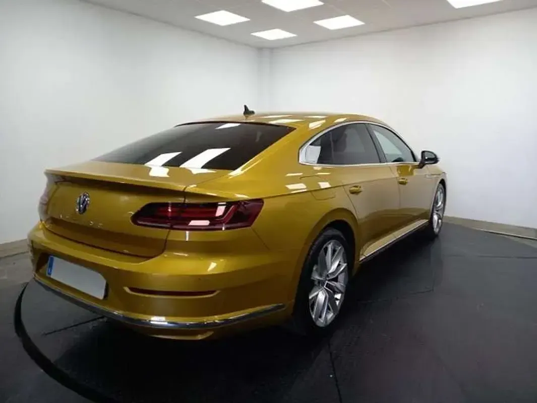 Usado VW Arteon Elegance 150 CV (110 kW) 2020 Amarillo Coupe