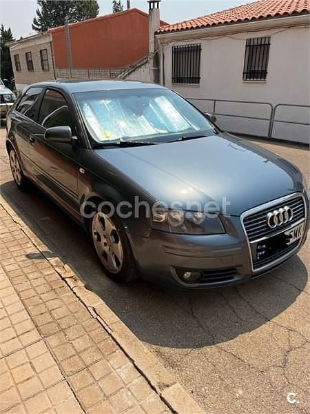 Gris / plata Usado 2007 Audi A3 Attraction Berlina | 5000 € (Buen precio) - Imagen 1/4