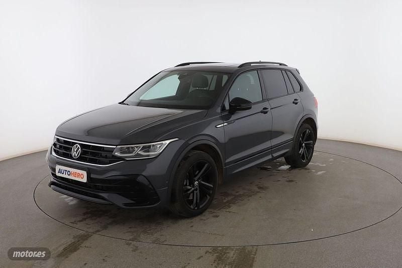 Gris Usado 2022 VW Tiguan R-line SUV | 38.499 € (Un poco caro) - Imagen 1/3