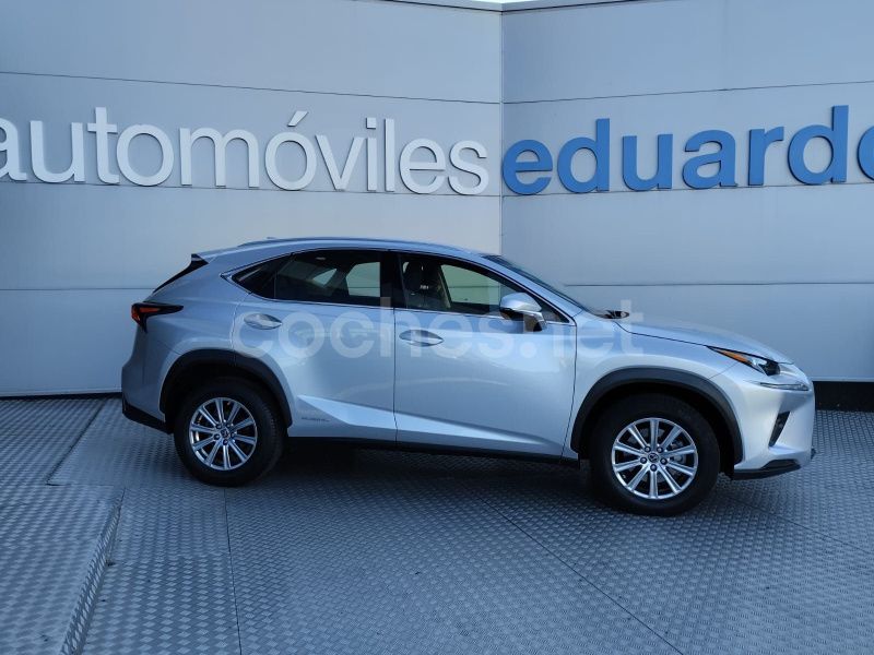 Gris / plata Usado 2019 Lexus NX300h Business Edition SUV | 29.500 € (Precio justo) - Imagen 1/4