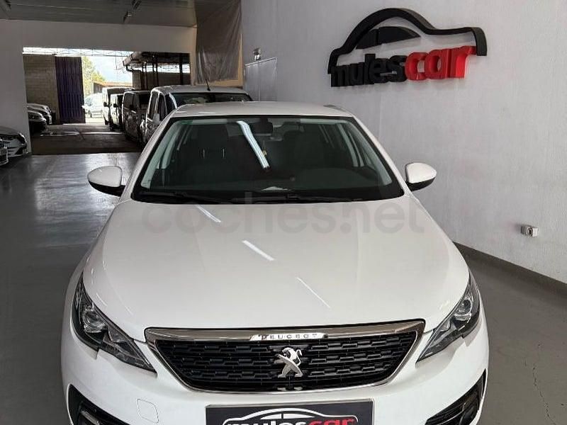Usado Peugeot 308 Style 130 CV (95 kW) 2019 Blanco Berlina