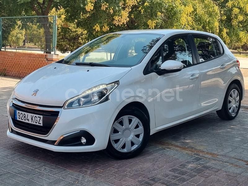 Blanco Usado 2018 Peugeot 208 Active Utilitario | 6900 € (Super precio) - Imagen 1/4
