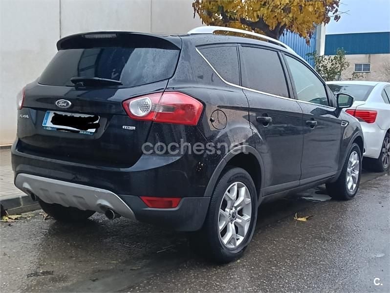 Usado Ford Kuga Trend 136 CV (100 kW) 2009 Negro SUV