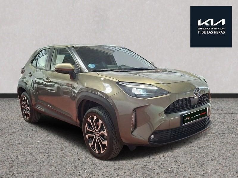 Usado Toyota Yaris Cross Active 116 CV (85 kW) 2022 Marrón SUV