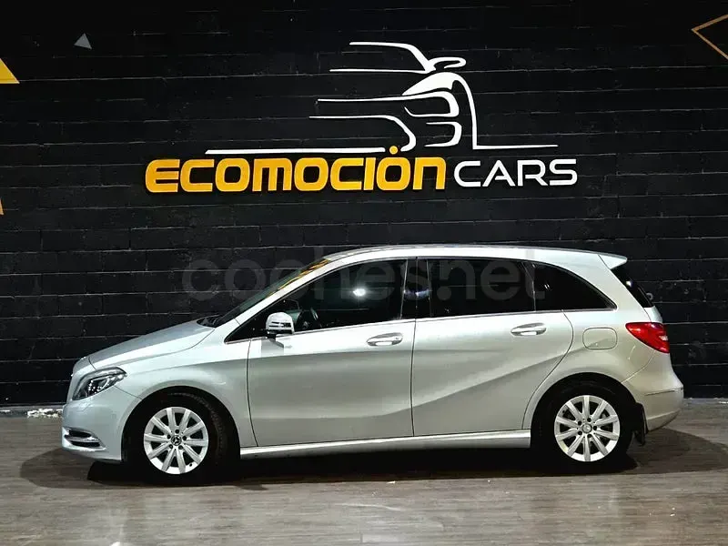 Usado Mercedes B180 109 CV (80 kW) 2012 Gris / plata Utilitario