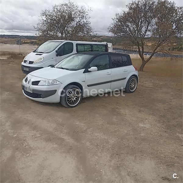 Usado Renault Mégane II Extreme 105 CV (77 kW) 2007 Blanco Berlina