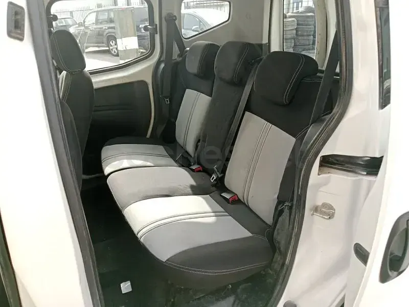 Usado Fiat Qubo Dynamic 75 CV (55 kW) 2014 Blanco Monovolumen