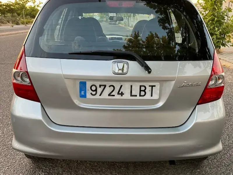 Usado Honda Jazz S 78 CV (57 kW) 2008 Gris / plata Utilitario