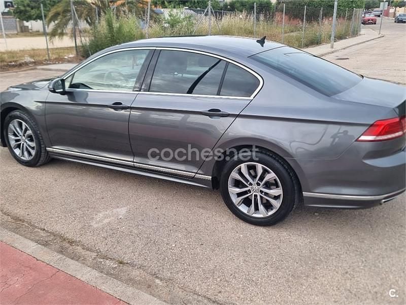 Käytetty VW Passat Exclusive 150 HP (110 kW) 2017 Harmaa Sedan