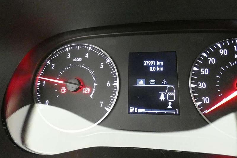 Usado Dacia Sandero Comfort 91 CV (66 kW) 2021 Naranja Utilitario