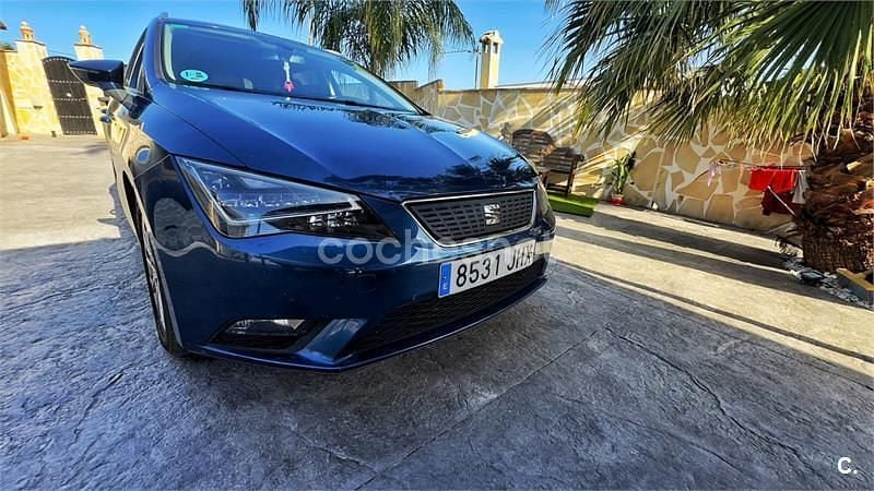 Usado Seat Leon ST Ecomotive 110 CV (80 kW) 2015 Azul Familiar