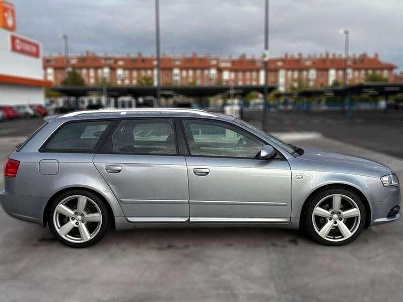 Usado Audi A4 Premium 140 CV (102 kW) 2005 Gris Familiar