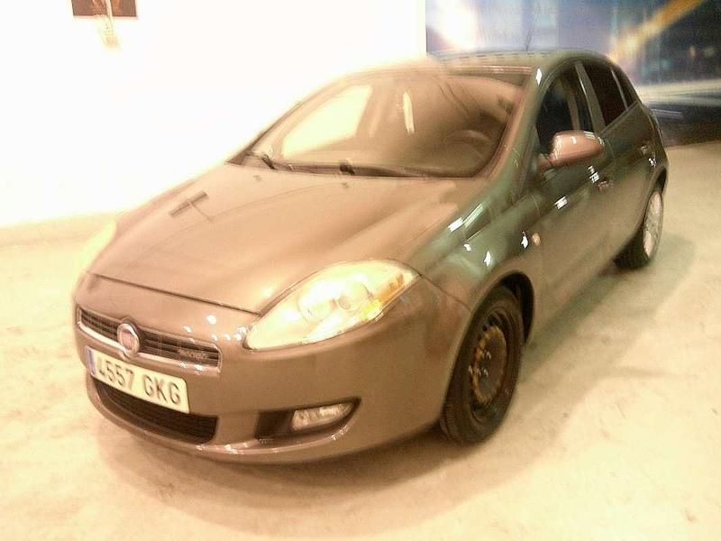 Gris Usado 2008 Fiat Bravo Active Utilitario | 3790 € (Buen precio) - Imagen 1/4