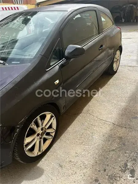 Usado Opel Corsa 70 CV (51 kW) 2006 Negro Utilitario