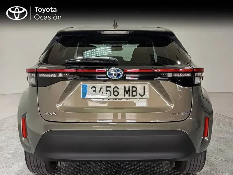 Usado Toyota Yaris Cross Style 116 CV (85 kW) 2022 Marrón SUV