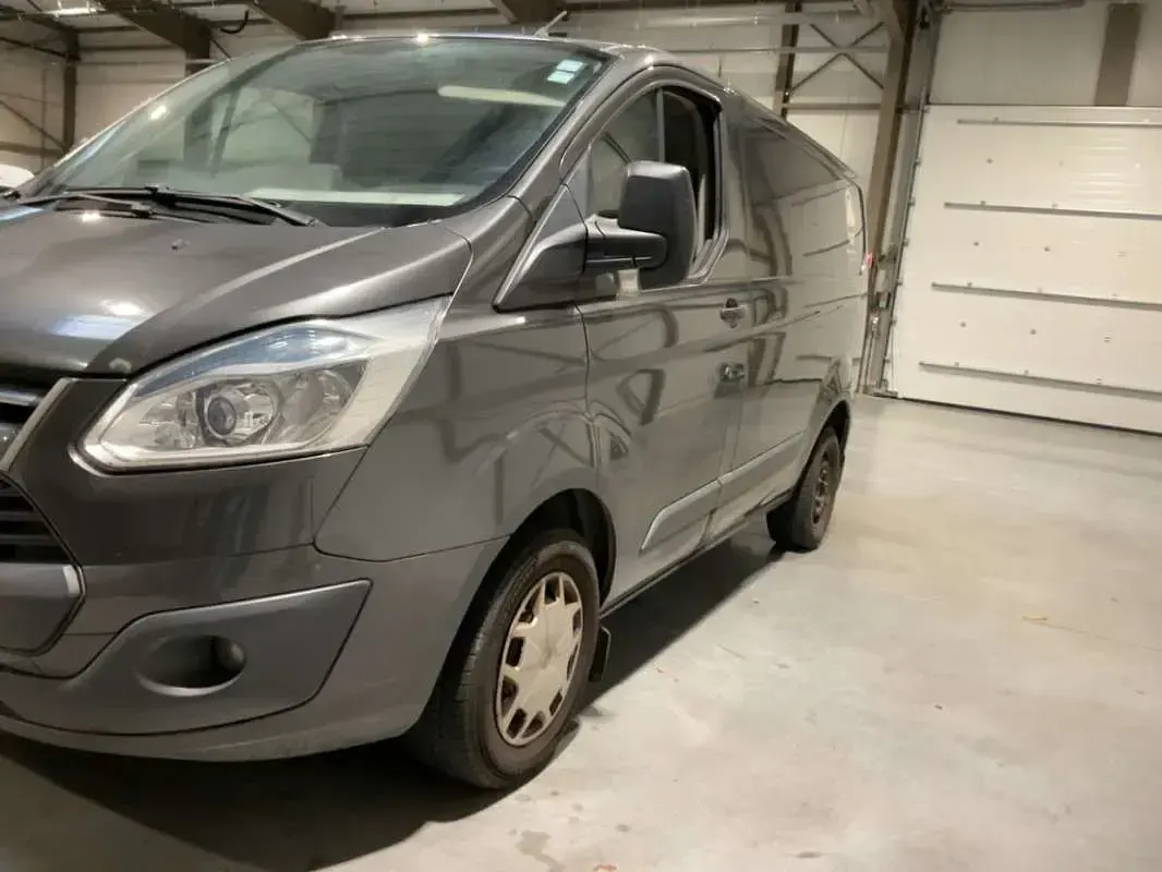 Usado Ford Transit Ambiente 125 CV (91 kW) 2016 Gris Van