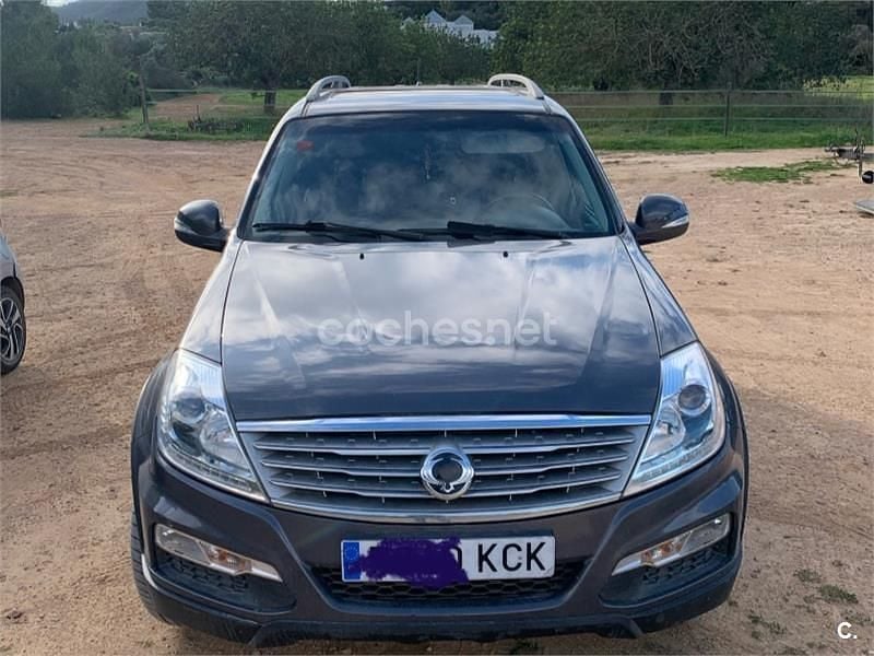 Usado Ssangyong (KGM) Rexton Limited 178 CV (130 kW) 2017 Gris / plata SUV