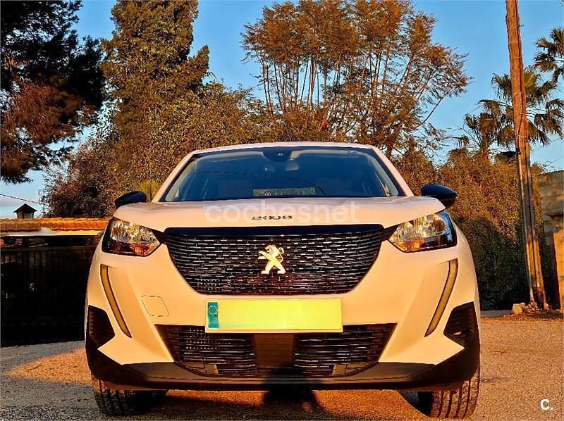 Usado Peugeot 2008 Allure 110 CV (80 kW) 2022 Blanco SUV