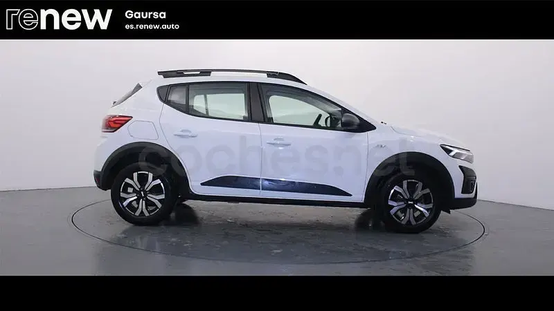 Używany Dacia Sandero Expression 91 KM (66 kW) 2023 Biały Sedan/Limuzyna