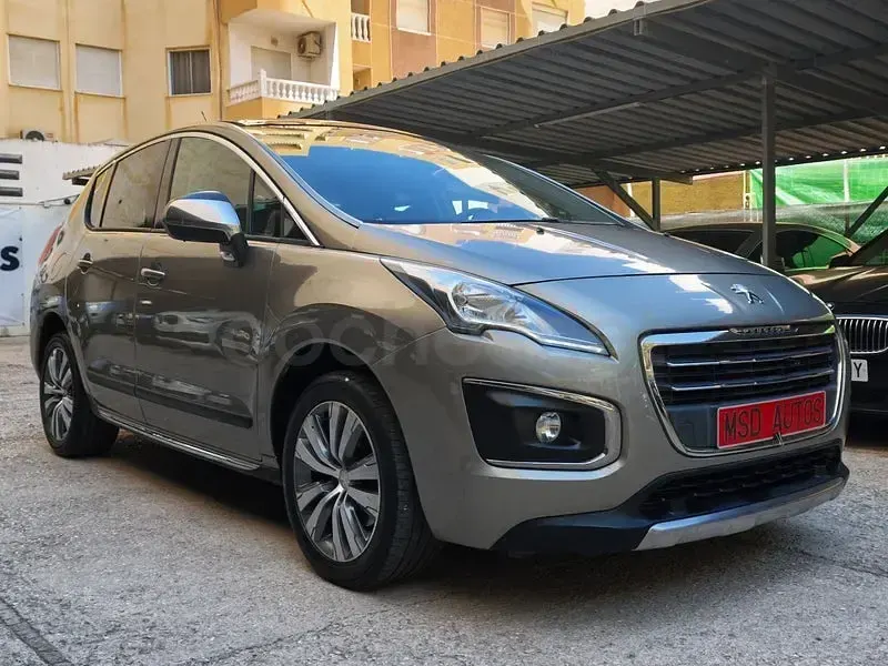 Usado Peugeot 3008 Allure 163 CV (119 kW) 2015 Beige Familiar