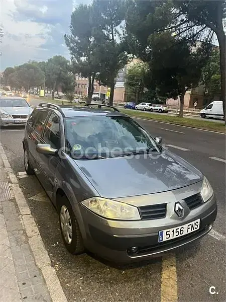 Usado Renault Mégane GrandTour Dynamique 115 CV (84 kW) 2005 Gris / plata Familiar