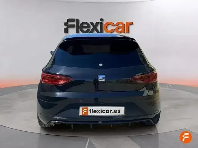Usado Seat Leon FR 150 CV (110 kW) 2019 Negro