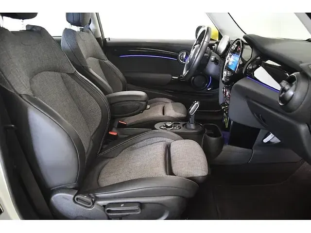 Usado Mini Cooper SE 135 kW (184 CV) 2022 Gris Utilitario