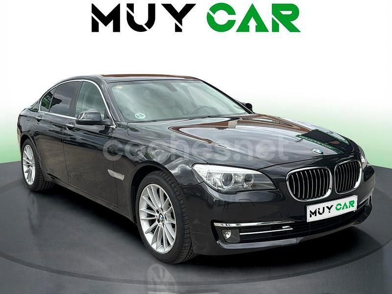 Gris Usado 2014 BMW 730 Comfort Edition Berlina | 22.990 € (Precio justo) - Imagen 1/4