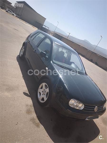 Negro Usado 2000 VW Golf IV Highline Berlina | 1950 € (Buen precio) - Imagen 1/4