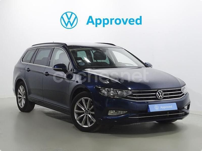 Azul Usado 2021 VW Passat Executive Familiar | 23.700 € (Un poco caro) - Imagen 1/4