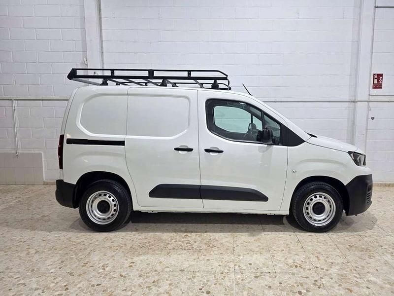 Usado Citroën Berlingo Live 102 CV (75 kW) 2021 Blanco Monovolumen