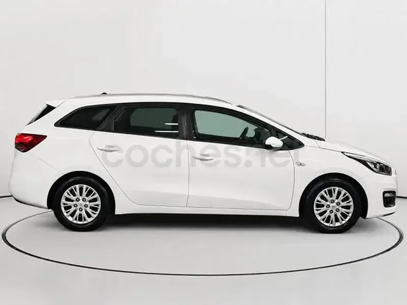 Usado Kia Ceed Sportswagon 110 CV (80 kW) 2017 Blanco Familiar