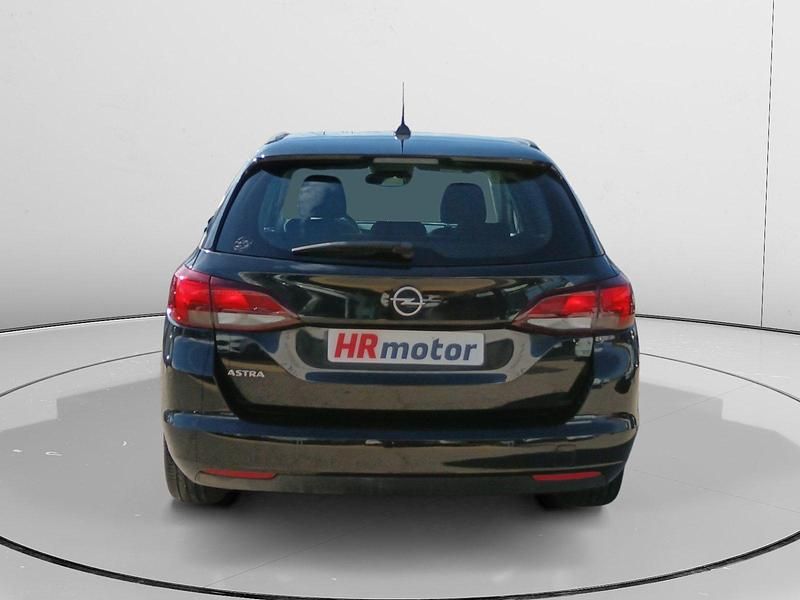Usado Opel Astra S 111 CV (81 kW) 2020 Negro Familiar