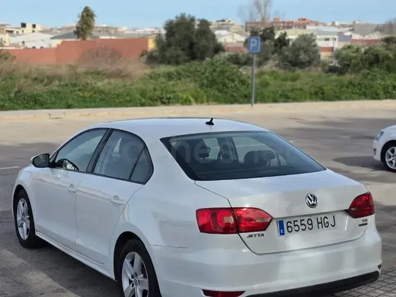 Usado VW Jetta Sport 105 CV (77 kW) 2011 Blanco Berlina