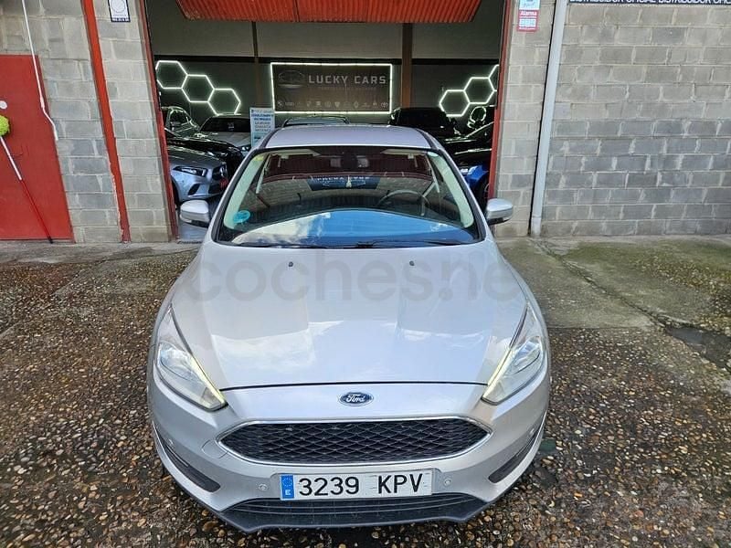 Usado Ford Focus Active 120 CV (88 kW) 2018 Gris / plata Berlina