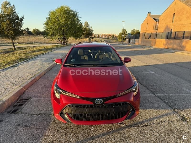 Usado Toyota Corolla Style 122 CV (89 kW) 2022 Rojo Berlina