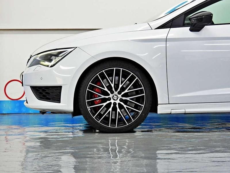 Usado Seat Leon ST CUPRA 290 CV (213 kW) 2016 Blanco Familiar