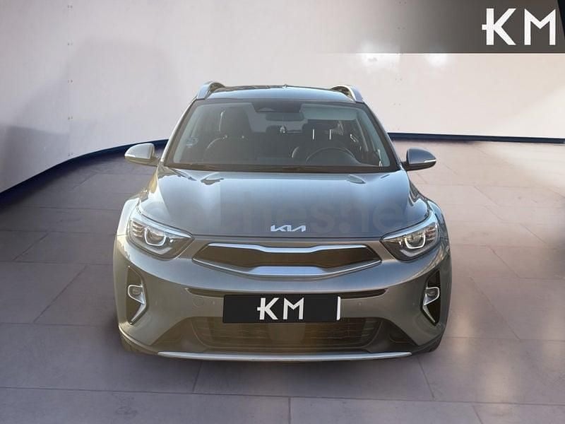 Usado Kia Stonic 84 HP (61 kW) 2023 Cinzento SUV