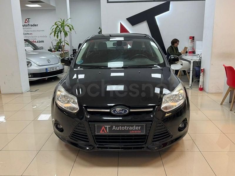 Usado Ford Focus Trend 125 CV (91 kW) 2014 Negro Berlina