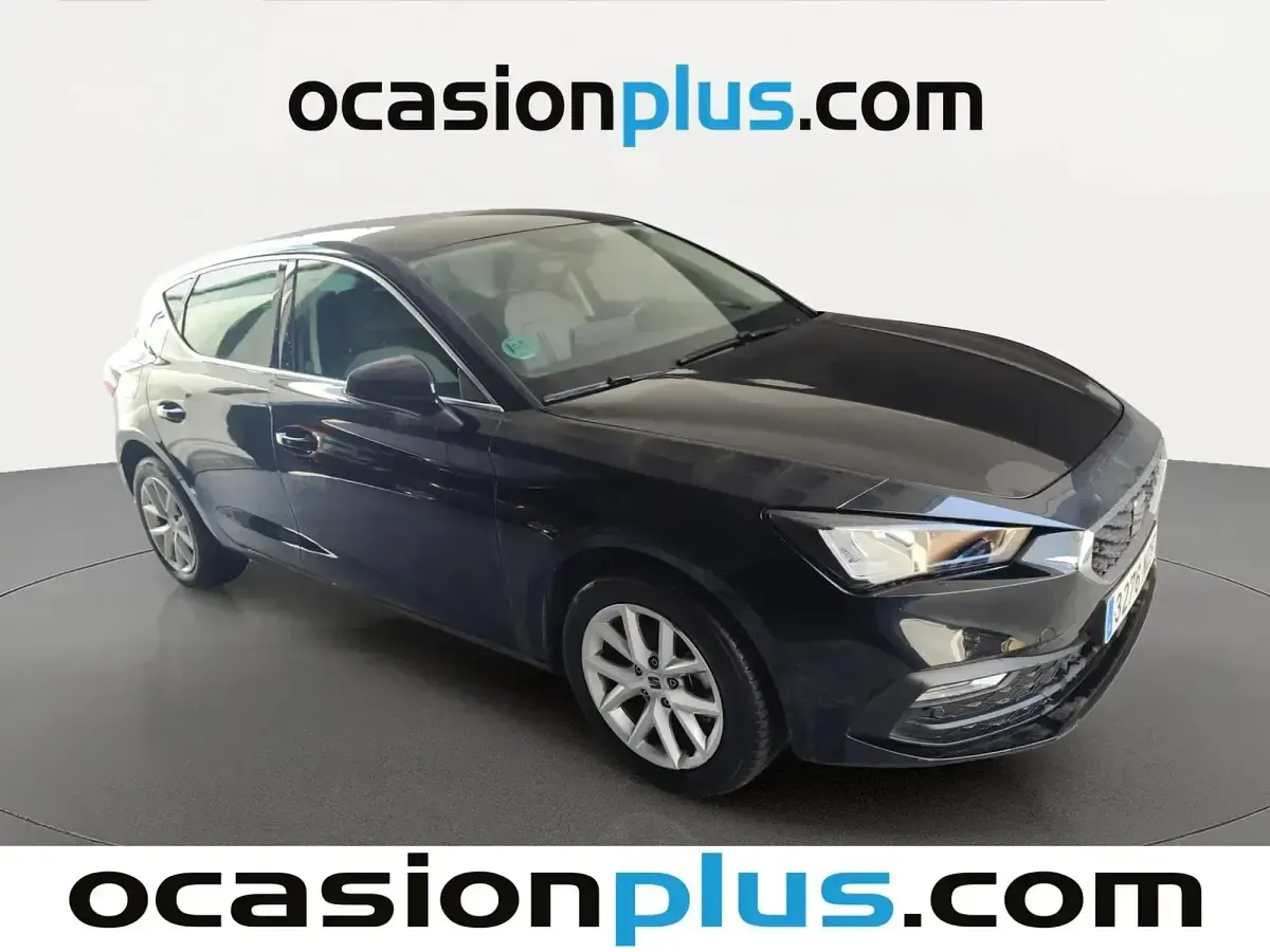 Usado Seat Leon Style 116 CV (85 kW) 2025 Negro Berlina