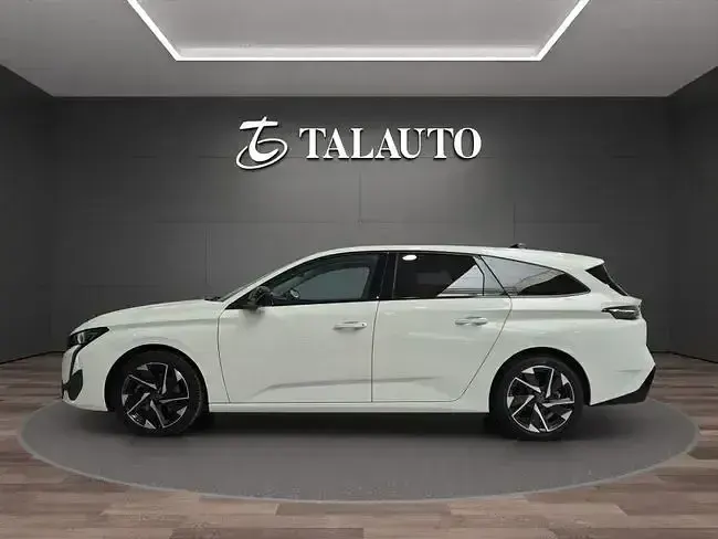Usado Peugeot 308 Allure 130 CV (95 kW) 2023 Blanco Berlina