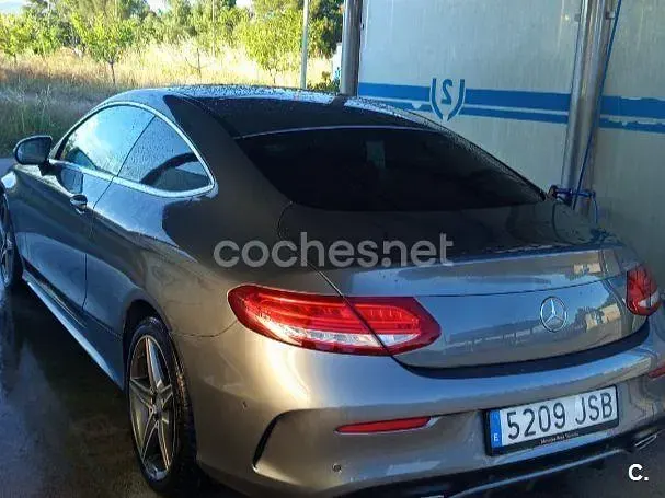 Usado Mercedes C220 AMG line 170 CV (125 kW) 2016 Gris / plata Coupe