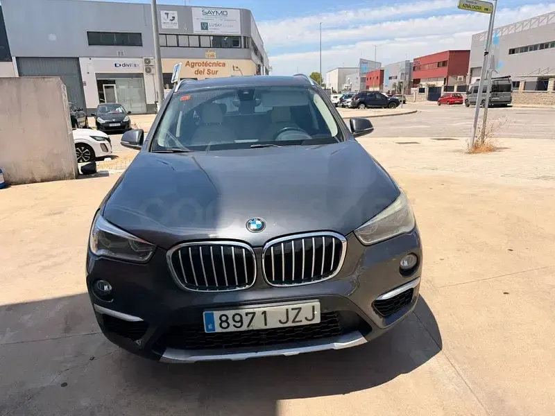 Usado BMW X1 150 CV (110 kW) 2018 Gris / plata SUV