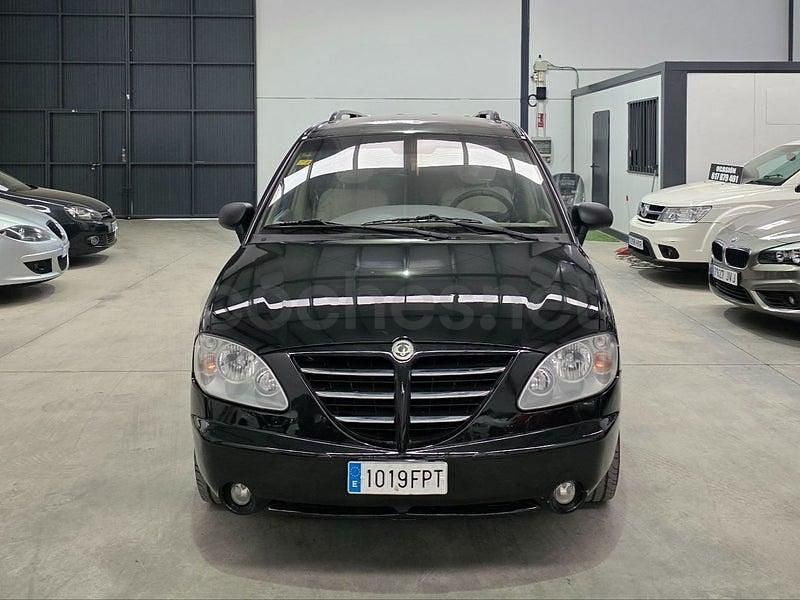 Usado Ssangyong (KGM) Rodius Limited 165 CV (121 kW) 2007 Negro Monovolumen