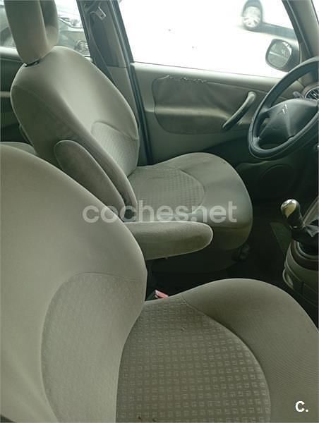 Usado Citroën Xsara Picasso Exclusive 92 CV (67 kW) 2006 Amarillo Monovolumen