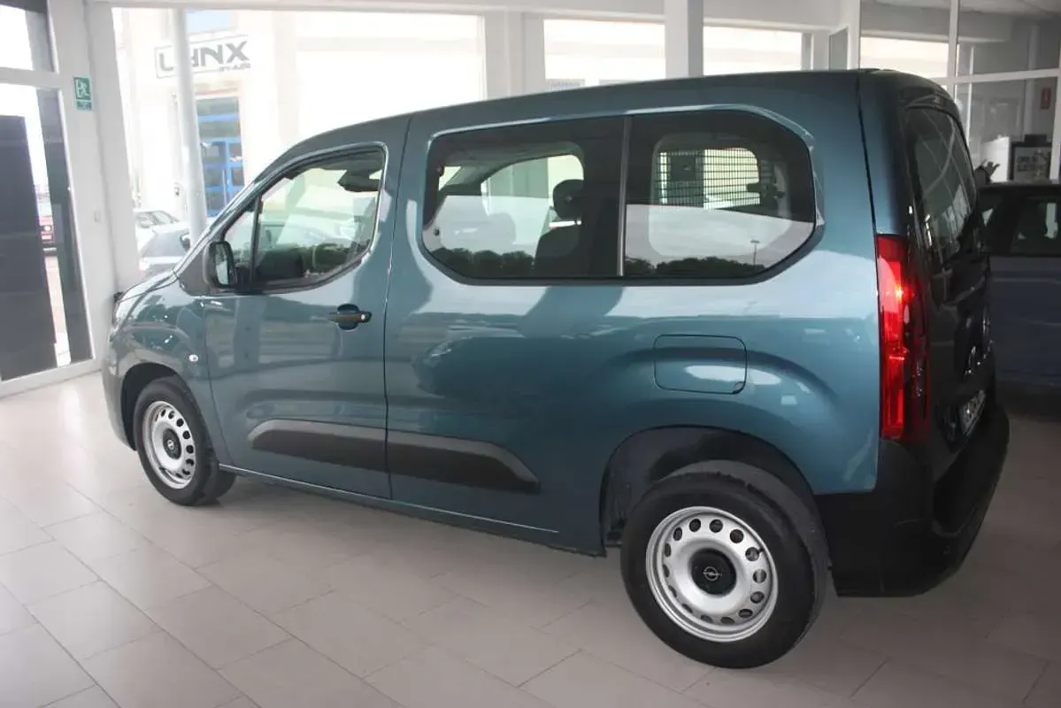 Usado Opel Combo S 102 CV (75 kW) 2025 Azul Monovolumen
