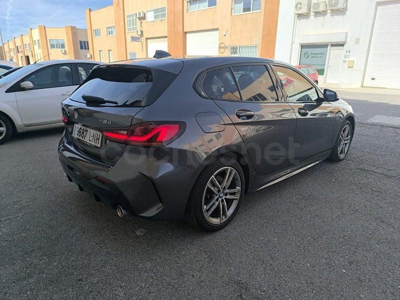 Usado BMW 118 Comfort Edition 150 CV (110 kW) 2021 Gris / plata Utilitario