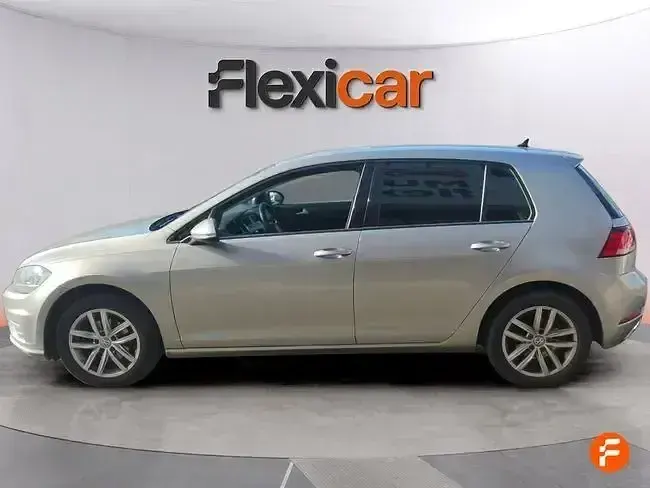 Usado VW Golf VII Advance 115 CV (84 kW) 2019 Gris Utilitario